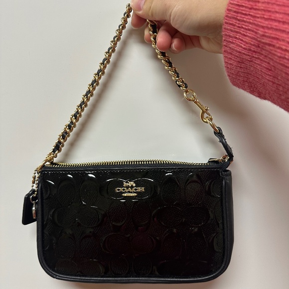 NWT! RARE! Coach F22698 Women's Large Wristlet 19 In Black Signature Leather - Picture 1 of 9